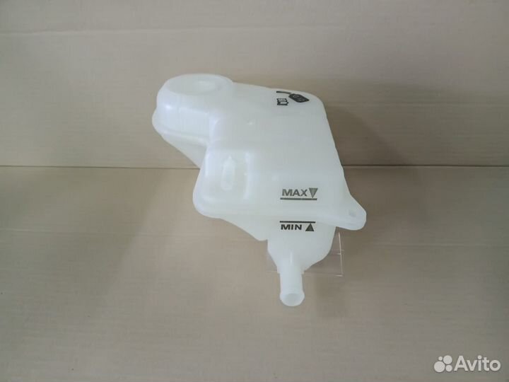 Бачок расширительный VW Passat B5+, Audi A4 B6/B7