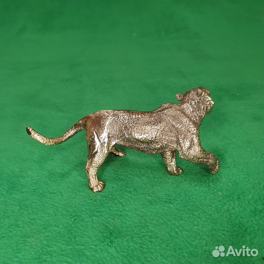 Бронзовая фигурка идущий Тигр символ 2022 года