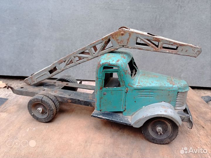 Автокран игрушка