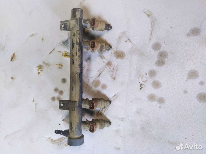 Рампа топливная Skoda Fabia 1