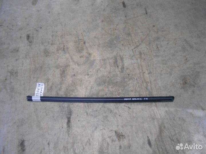 Уплотнитель стекла передней двери от Toyota Avens