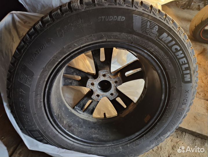 Michelin X-Ice North 4 SUV 225/65 R17 106T