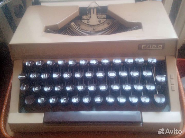Печатная,пишущая машинка erika