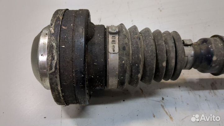 Полуось правая передняя Volkswagen Passat 6