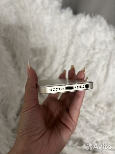 Телефон iPhone 5s