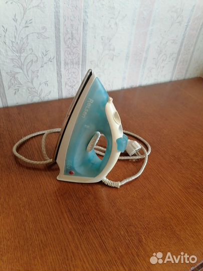 Утюг с отпаривателем