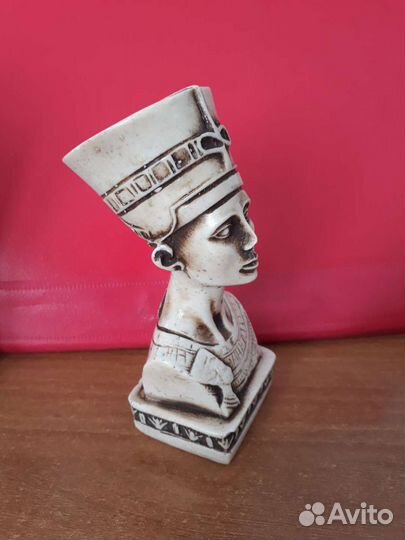 Статуэтка Нефертити