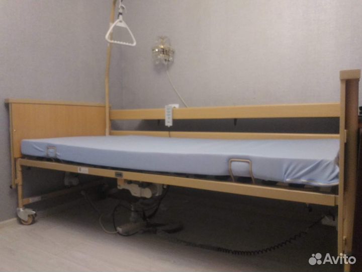 Медицинская кровать с электроприводом Burmeier Eco