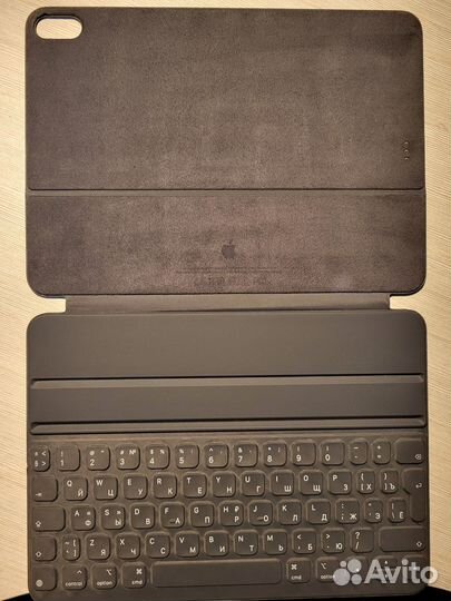 Чехол-клавиатура Apple для iPad Pro 11 (2018)