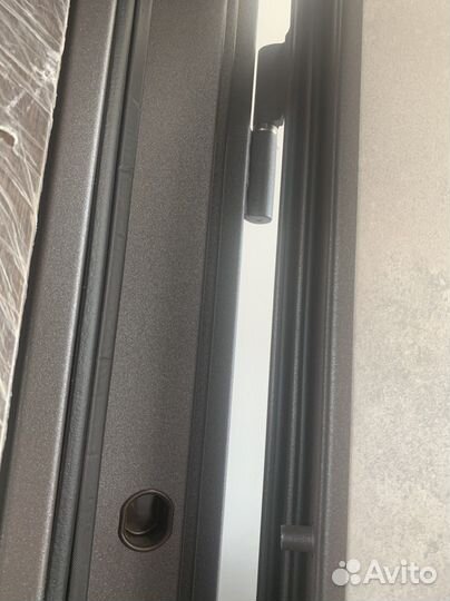 Дверь металлическая уличная с терморазрывом