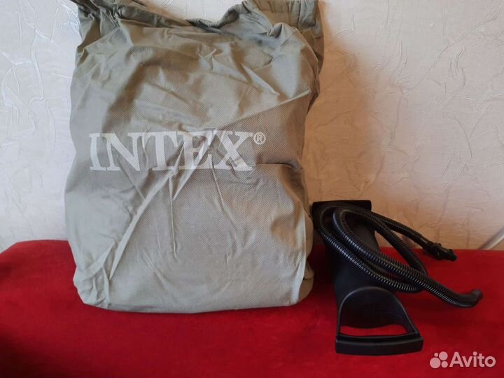 Детская надувная кровать с бортиками intex