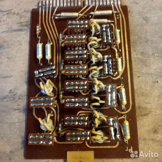 Плата с радиодеталеми