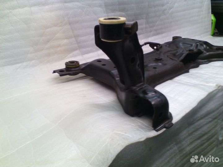 Передний подрамник Мазда 3 бл