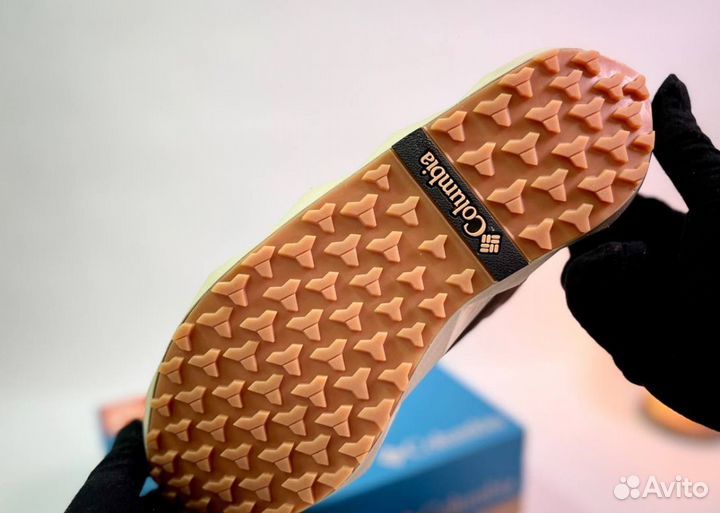 Кроссовки Columbia современные