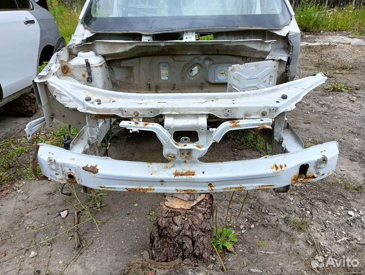 Передняя часть кузова Nissan Almera G15