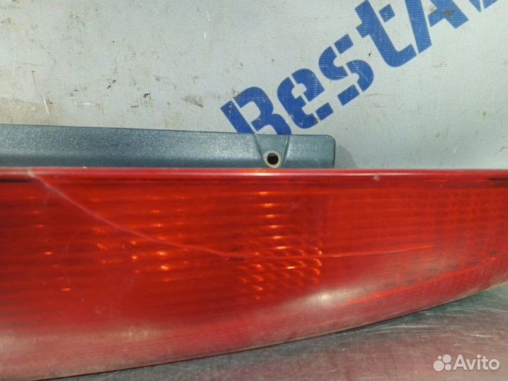 Фонарь задний правый Ford Fusion 2005