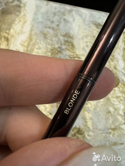 Hourglass arch brow micro Карандаш для бровей