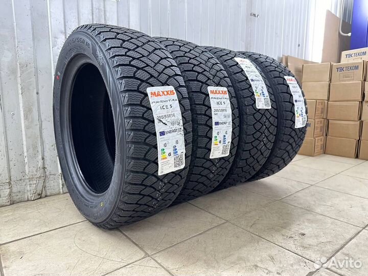 Maxxis Premitra Ice 5 SUV / SP5 215/55 R17
