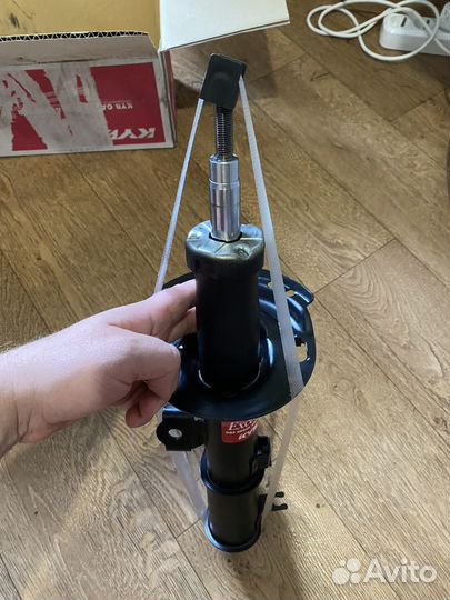 Стойка амортизационная передняя правая