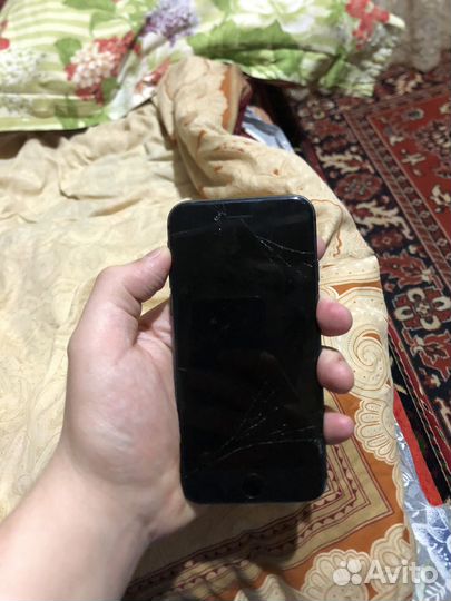 iPhone 8, 64 ГБ