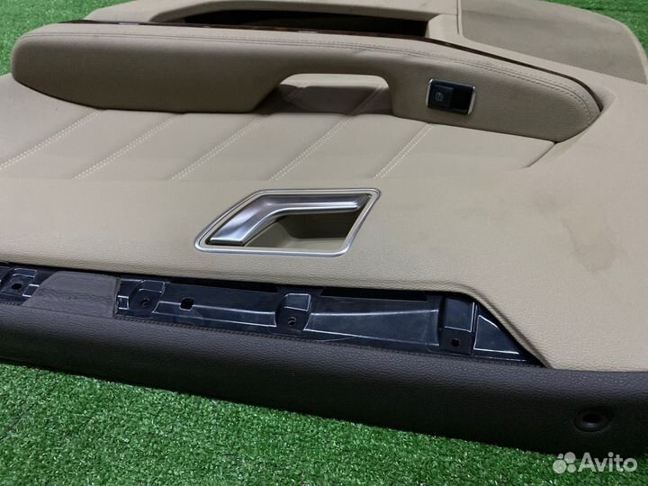 Обшивка двери задняя правая Mercedes-Benz E-Class