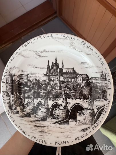 Настенная тарелка