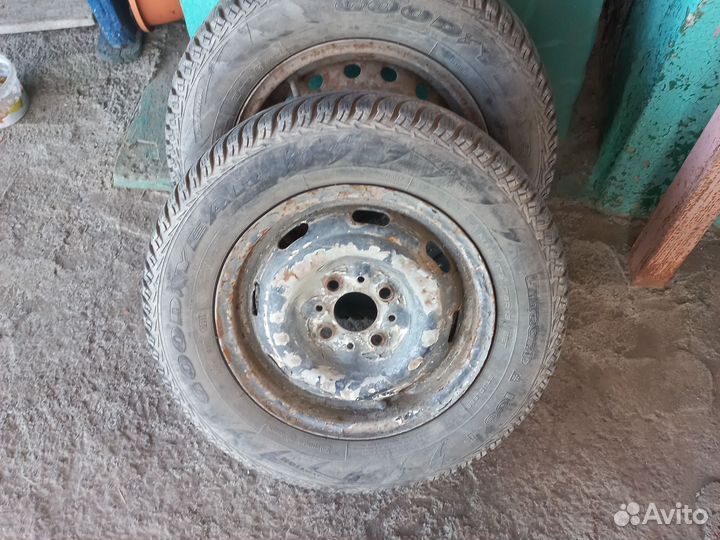 Goodyear Cargo Ultra Grip 75 R13