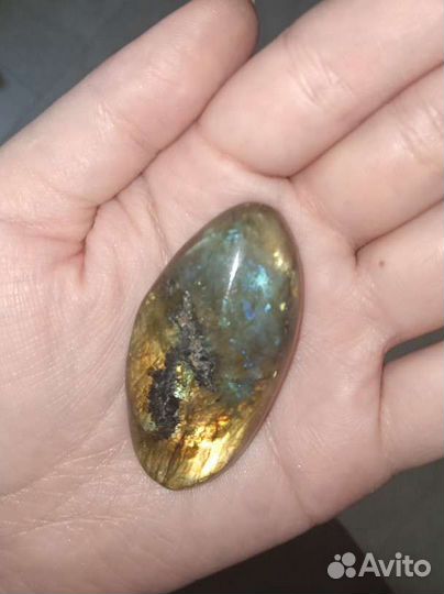 Лабрадор (лабрадорит)