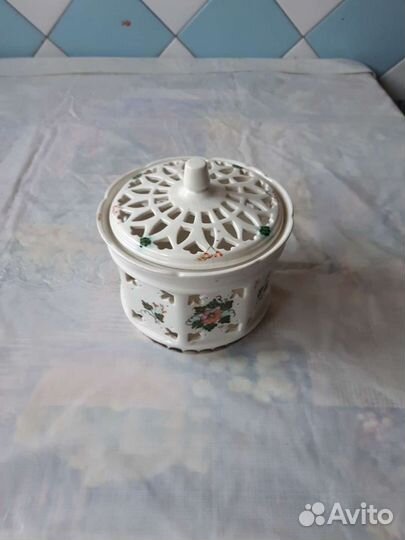 Керамическая конфетница