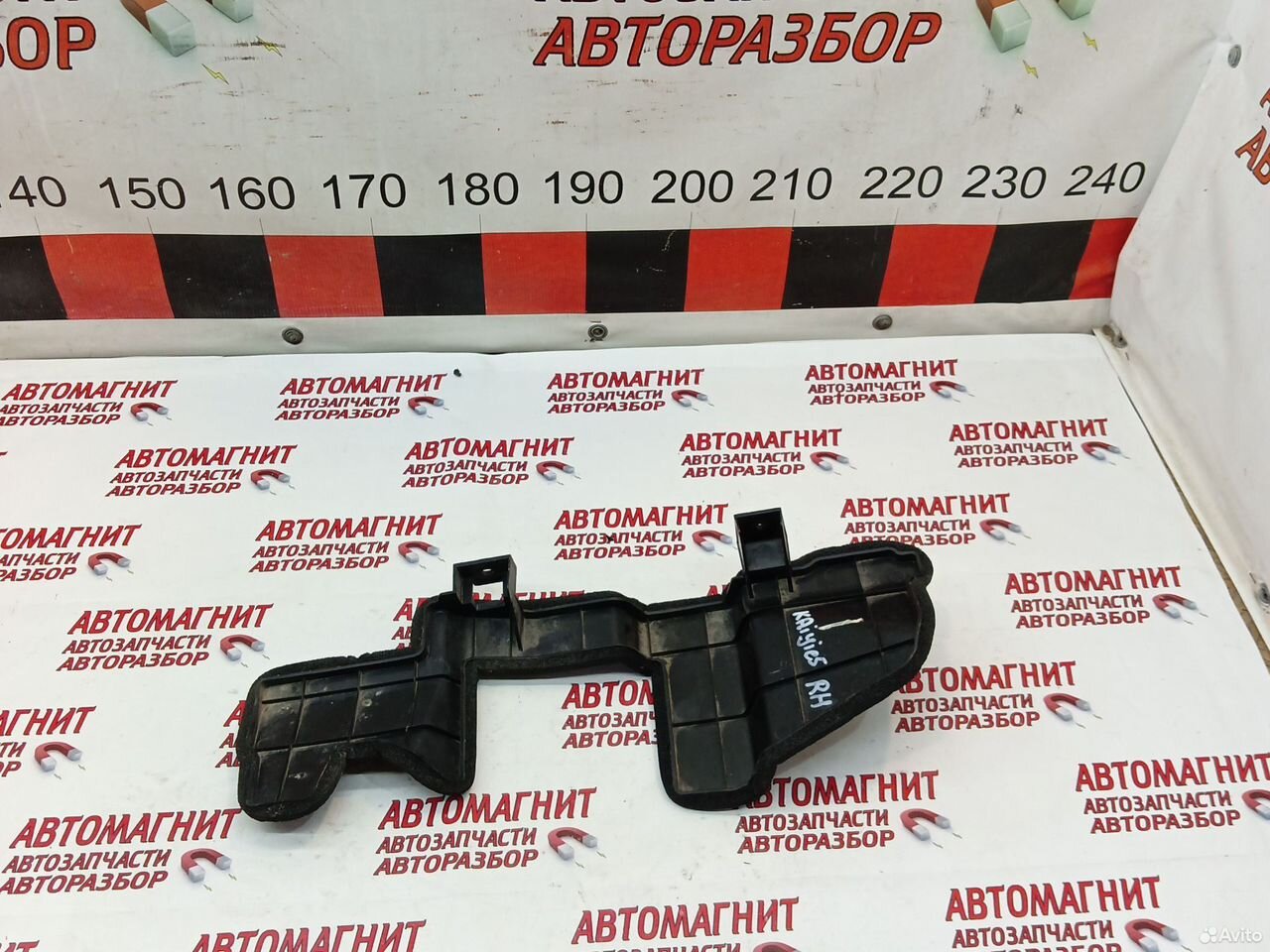 Дефлектор радиатора правый Kaiyi E5