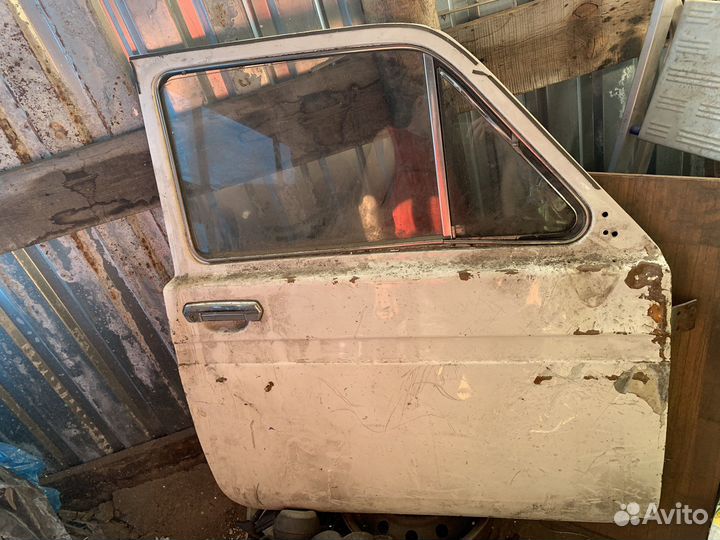 Запчасти на ниву,шкурка двери,боковина