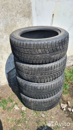 Bridgestone Blizzak WS-60 225/55 R17 97R