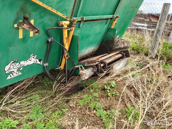 Миксер кормораздатчик б/у Triplex 11 куб.м