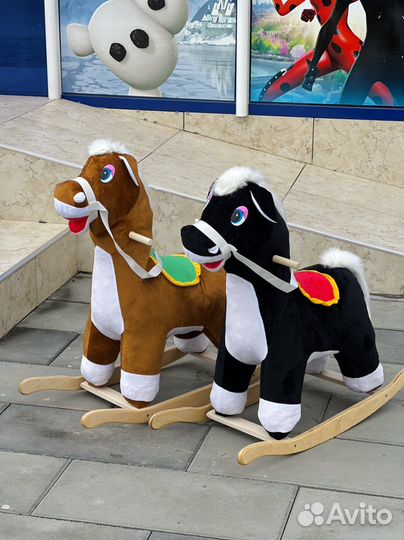 Детская качалка лошадь