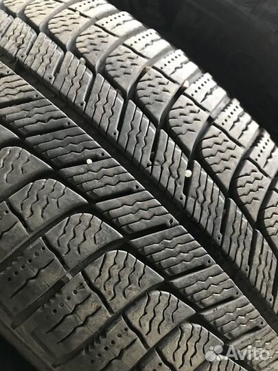 Michelin X-Ice 215/60 R16