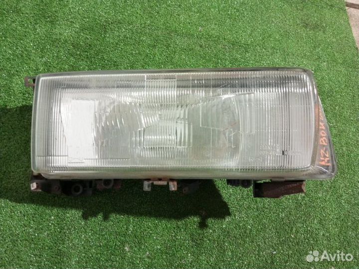 Фара галогеновая левая Mazda Bongo