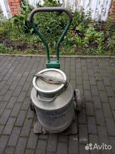 Тележка для бидонов