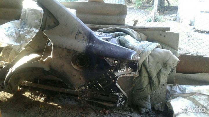Продаю левое заднее крыло с Мазда 6.железо не гнил