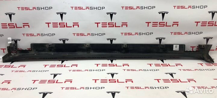 Накладка порога рокерной панели Tesla Model X 2018