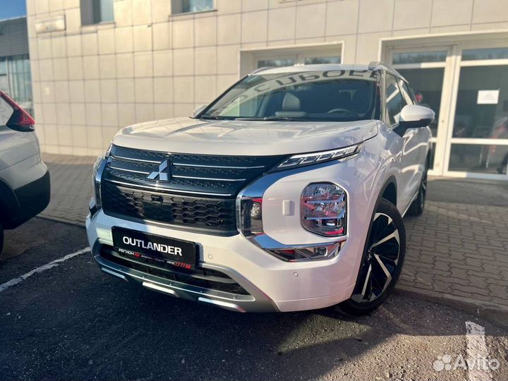 Mitsubishi Outlander 2.5 CVT, 2023
