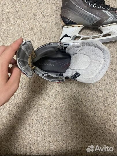 Хоккейные коньки