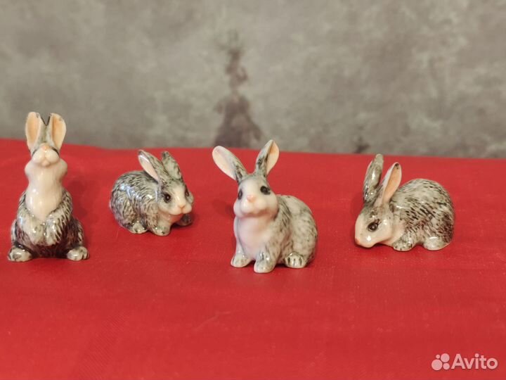 Коллекция фарфоровых зайчиков