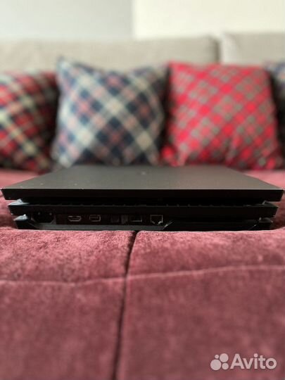 Игровая приставка PlayStation 4 Pro + FIFA19