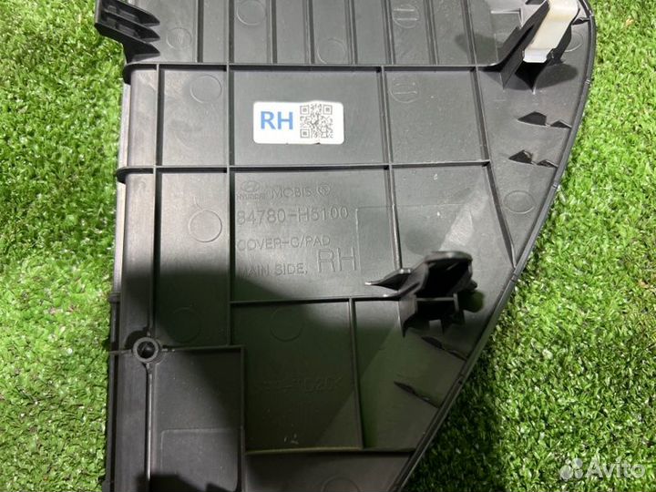 Накладка на торпедо правая Hyundai Solaris седан