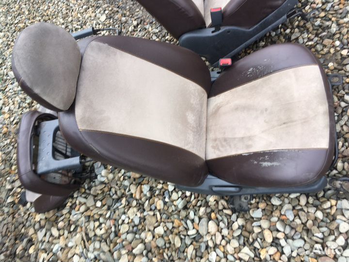 Toyota funcargo комплект чехлов