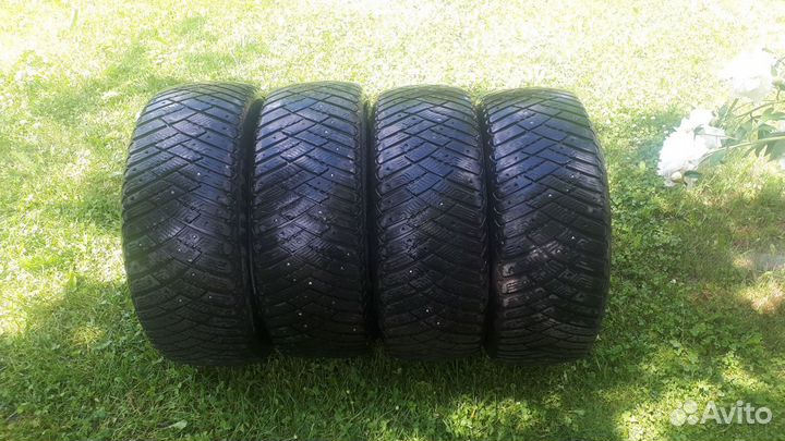 Goodyear Ultragrip Ice Arctic 205/55 R16 94T