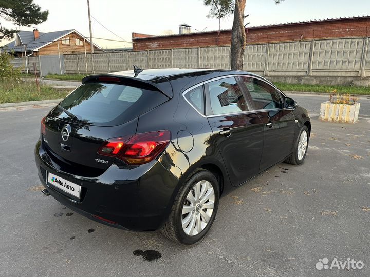 Opel Astra 1.6 AT, 2011, 147 126 км