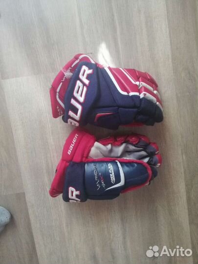 Нагрудник, коньки, ракушка, наколенники, налокотни