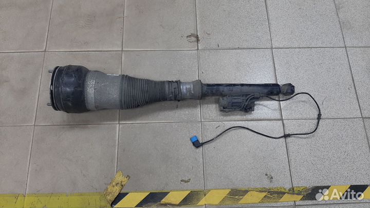 Задний правый амортизатор Mercedes W222