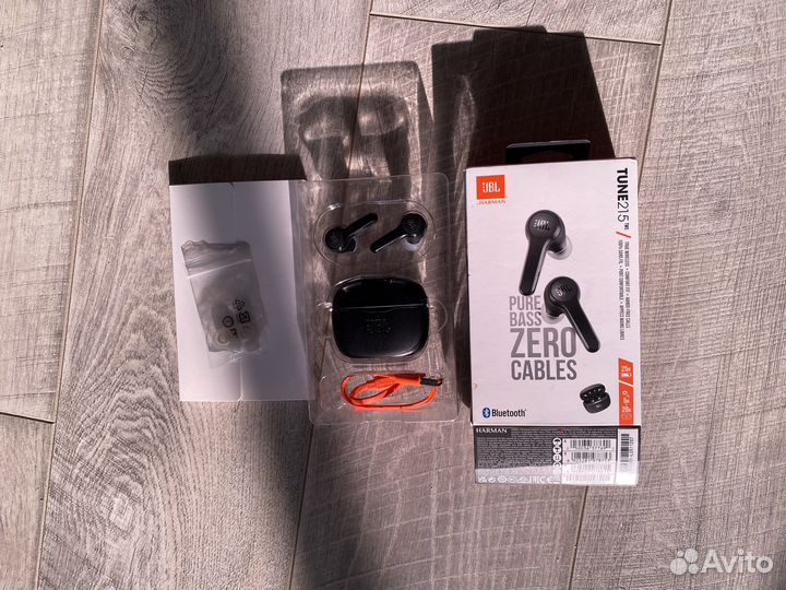 Беспроводные наушники JBL Tune 215TWS